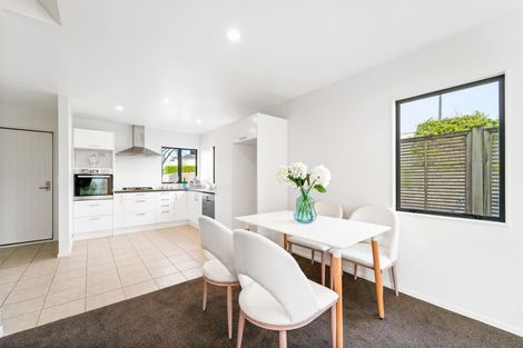 Photo of property in 1/64 Schnapper Rock Road, Schnapper Rock, Auckland, 0632