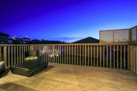 Photo of property in 5 Kilear Close, Pinehill, Auckland, 0632