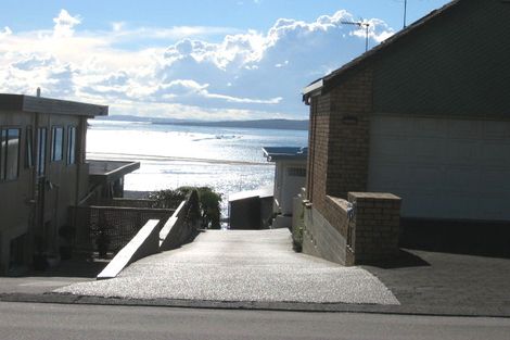 Photo of property in 3/23 Takutai Avenue, Bucklands Beach, Auckland, 2012