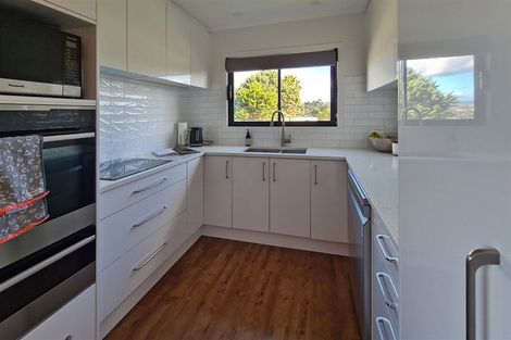 Photo of property in 22 Miriam Corban Heights, Henderson, Auckland, 0612