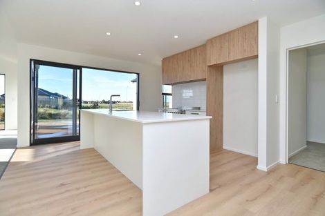 Photo of property in 17 Angus Place, Rangiora, 7400