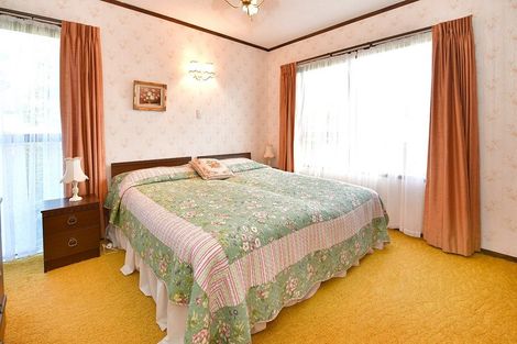 Photo of property in 47 Stapleford Crescent, Browns Bay, Auckland, 0630