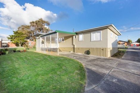 Photo of property in 1/136 Chivalry Road, Glenfield, Auckland, 0629