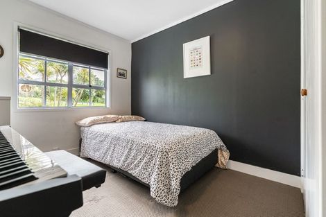 Photo of property in 23 Hanlon Crescent, Narrow Neck, Auckland, 0624
