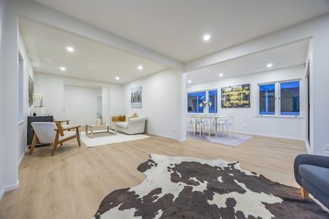 Photo of property in 255 Glenfield Road, Hillcrest, Auckland, 0627