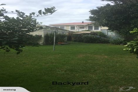 Photo of property in 98 Howard Road, Orere Point, Papakura, 2585