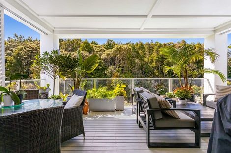 Photo of property in 16 Eaves Bush Parade, Orewa, 0931