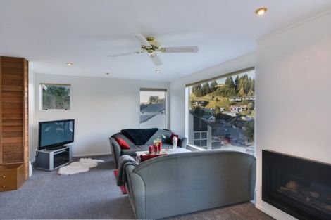 Photo of property in 15b Wye Place, Fernhill, Queenstown, 9300