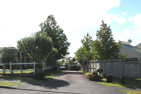 Photo of property in 1/7 Rifleman Rise, Unsworth Heights, Auckland, 0632
