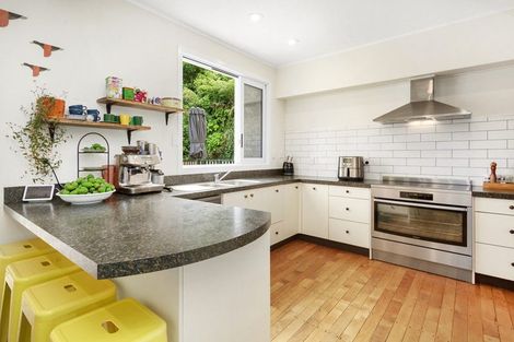 Photo of property in 6 Thomas Hook Street, Tawa, Wellington, 5028