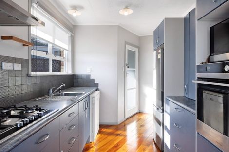 Photo of property in 15 Mount View Place, Spotswood, New Plymouth, 4310