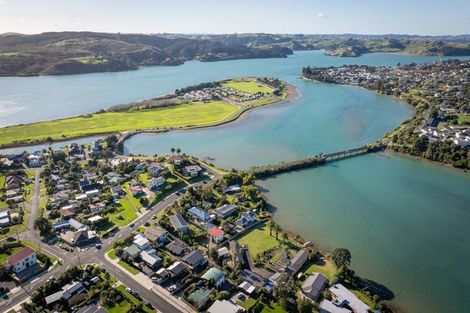 Photo of property in 48 Wainui Road, Raglan, 3225