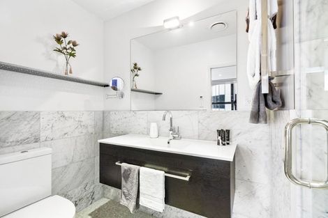 Photo of property in 9d/2 Saint Martins Lane, Grafton, Auckland, 1010