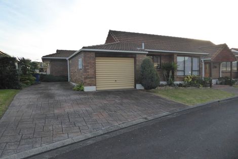 Photo of property in 15 Bosnyak Drive, Te Atatu South, Auckland, 0610