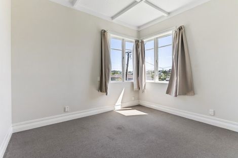 Photo of property in 1/8 Corunna Road, Milford, Auckland, 0620