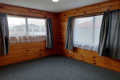 Photo of property in 305 Maungaraki Road, Maungaraki, Lower Hutt, 5010