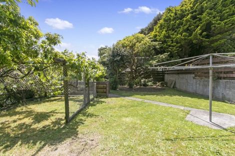 Photo of property in 31 Holland Street, Wainuiomata, Lower Hutt, 5014