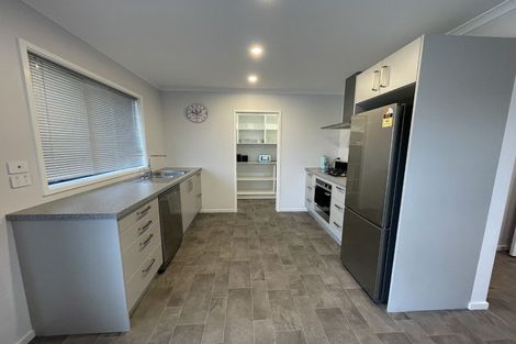 Photo of property in 28 Magnolia Crescent, Tawhero, Whanganui, 4501