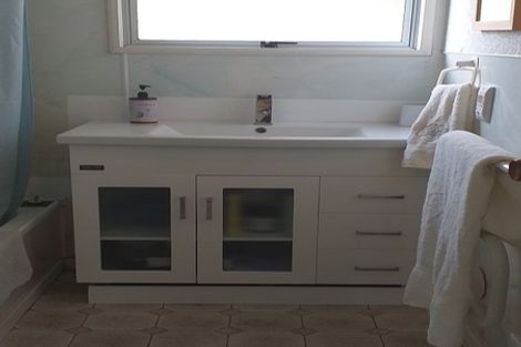 Photo of property in 22 Yorke Road, Haruru, 0204