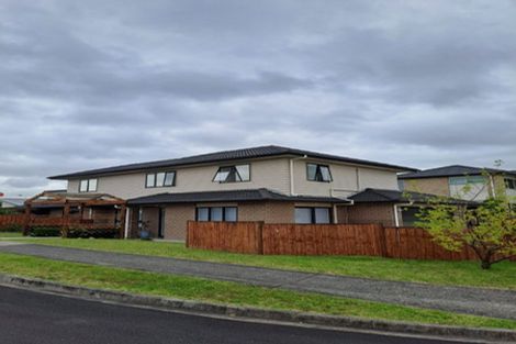 Photo of property in 2 Kirikiri Drive, Papakura, 2110