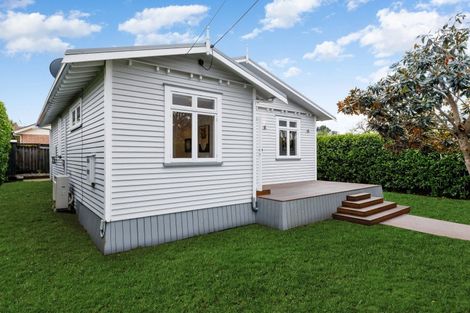 Photo of property in 132 Forest Lake Road, Forest Lake, Hamilton, 3200