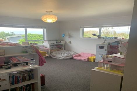 Photo of property in 84 Ravenwood Drive, Forrest Hill, Auckland, 0620