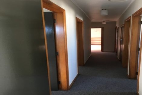 Photo of property in 10 Catlins Crescent, Milson, Palmerston North, 4414