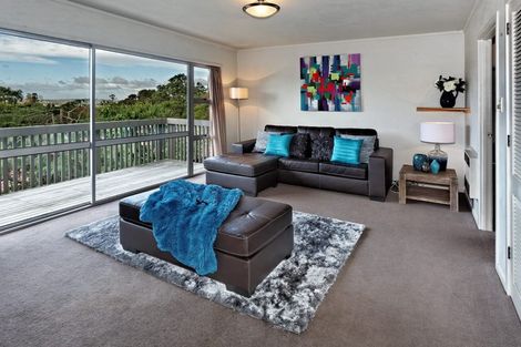 Photo of property in 2/55a West Lynn Road, Titirangi, Auckland, 0604