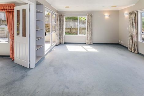 Photo of property in 9 Longmont Terrace, Churton Park, Wellington, 6037