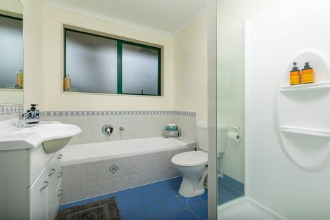 Photo of property in 48 View Ridge Drive, Ranui, Auckland, 0612