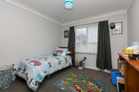 Photo of property in 26 Wallath Road, Westown, New Plymouth, 4310