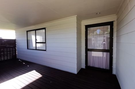 Photo of property in 2/215 Glengarry Road, Glen Eden, Auckland, 0602