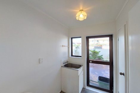 Photo of property in 1/262 Bucklands Beach Road, Bucklands Beach, Auckland, 2012