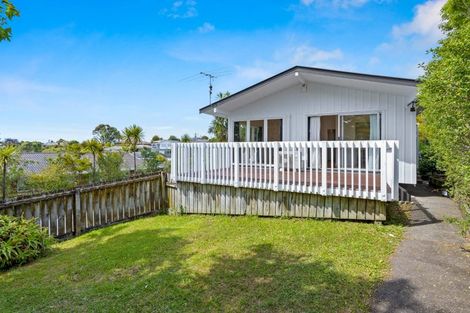 Photo of property in 17 Keegan Drive, Massey, Auckland, 0614