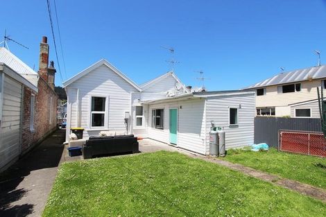 Photo of property in 120 Harbour Terrace, North Dunedin, Dunedin, 9016