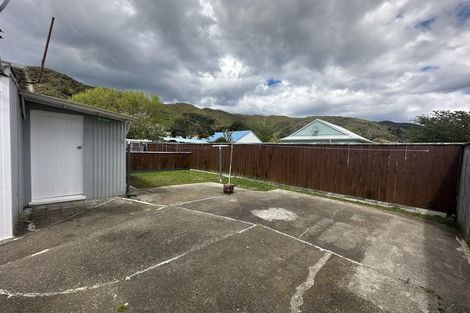Photo of property in 4a Heather Grove, Fairfield, Lower Hutt, 5011