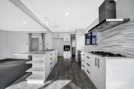 Photo of property in 43 Wickman Way, Mangere East, Auckland, 2024