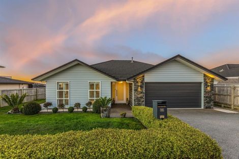 Photo of property in 86 Queen Charlotte Drive, Aotea, Porirua, 5024