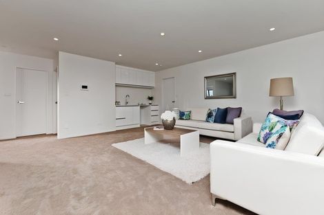 Photo of property in 18 Spyglass Street, Red Beach, 0932