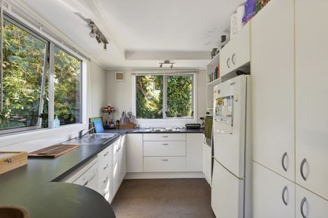 Photo of property in 8a Waterloo Place, Westown, New Plymouth, 4310