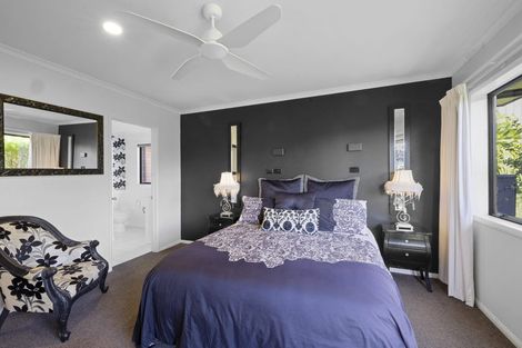 Photo of property in 10a Long Place, Frankleigh Park, New Plymouth, 4310