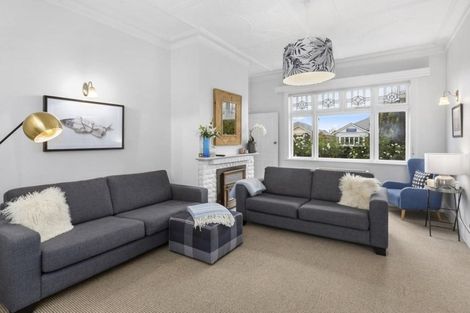 Photo of property in 274 Macandrew Road, Forbury, Dunedin, 9012