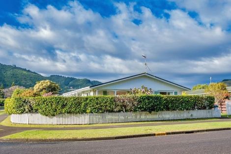 Photo of property in 90 Rimu Street, Waikanae, 5036