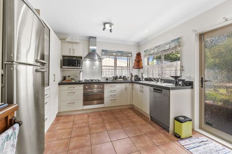 Photo of property in 10 Leanne Way, Waikanae Beach, Waikanae, 5036