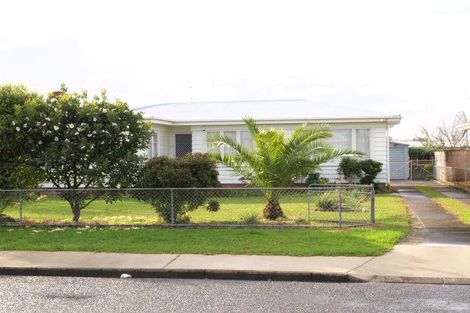 Photo of property in 11 Hallberry Road, Mangere East, Auckland, 2024