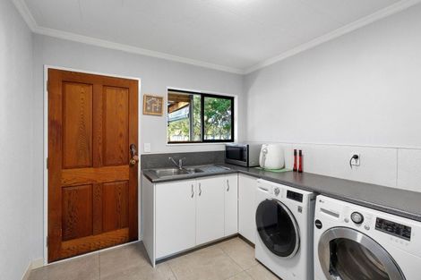 Photo of property in 249 Tararua Road, Levin, 5571