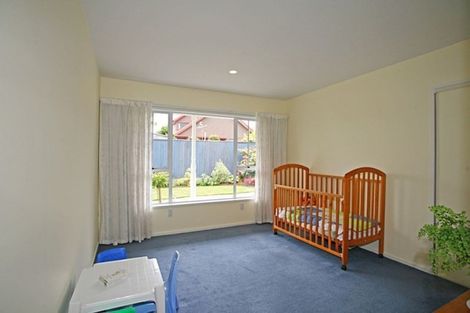 Photo of property in 5 Cherrywood Place, Redwood, Christchurch, 8051