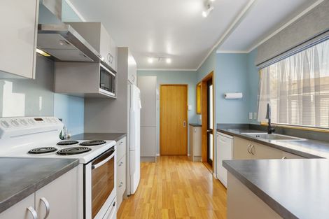 Photo of property in 12 Ensign Place, Flagstaff, Hamilton, 3210