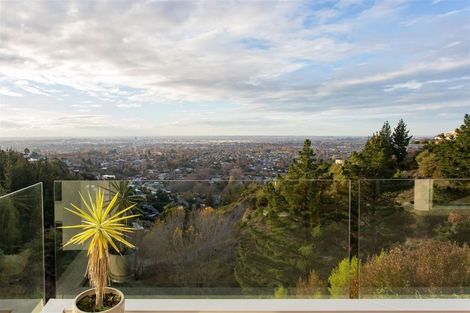 Photo of property in 22 Iles Lane, Cashmere, Christchurch, 8022