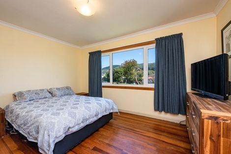 Photo of property in 18 Coates Street, Tawa, Wellington, 5028